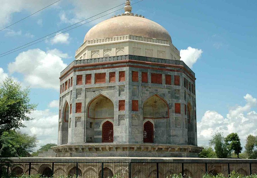 Tomb of Shah Quli Khan, Mahendragarh, Haryana - Vushii.com